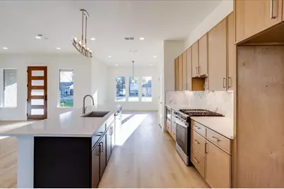 2634 Bainbridge Drive, Dallas, TX 75237 - Photo 2