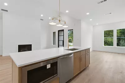 2634 Bainbridge Drive, Dallas, TX 75237 - Photo 8