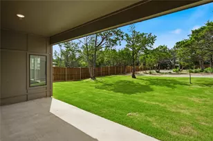 2634 Bainbridge Dr, Dallas, TX 75237 - Photo 10