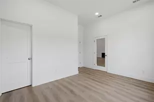 2634 Bainbridge Dr, Dallas, TX 75237 - Photo 14