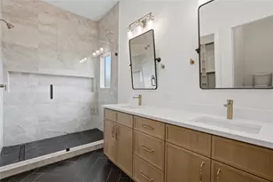 2634 Bainbridge Dr, Dallas, TX 75237 - Photo 18