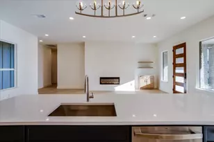 2634 Bainbridge Dr, Dallas, TX 75237 - Photo 10