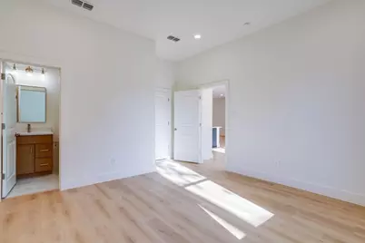 2634 Bainbridge Drive, Dallas, TX 75237 - Photo 32