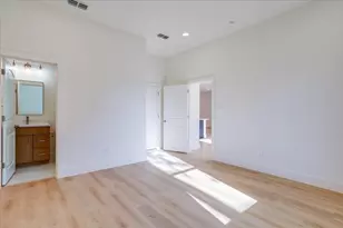 2634 Bainbridge Dr, Dallas, TX 75237 - Photo 32