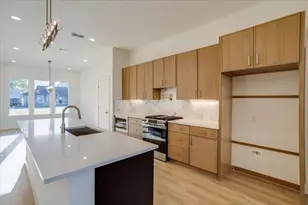 2634 Bainbridge Dr, Dallas, TX 75237 - Photo 1