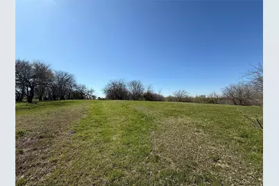 9212 Hidden Lakes Court, Grand Prairie, TX 75104 - Photo 2