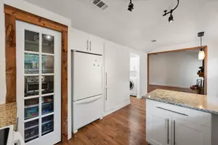 635 S Waxahachie St, Mansfield, TX 76063 - Photo 16