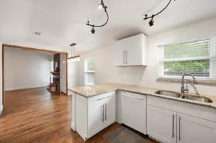 635 S Waxahachie St, Mansfield, TX 76063 - Photo 14