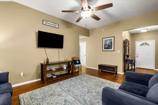 113 Bobcat Dr, Lacy Lakeview, TX 76705 - Photo 6