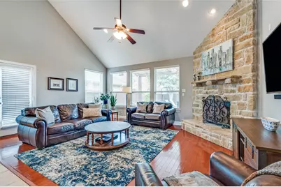 2720 Cove Drive, Grand Prairie, TX 75054 - Photo 8