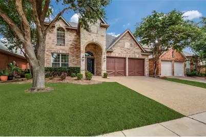 2720 Cove Drive, Grand Prairie, TX 75054 - Photo 2