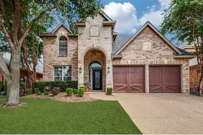 2720 Cove Drive, Grand Prairie, TX 75054 - Photo 1