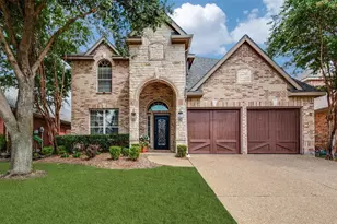 2720 Cove Dr, Grand Prairie, TX 75054 - Photo 1