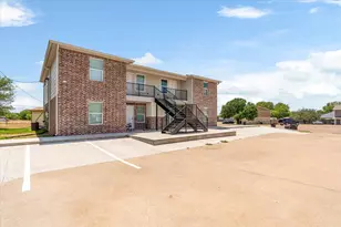 1406 Courtney Pl, Cleburne, TX 76033 - Photo 26