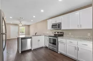 1406 Courtney Pl, Cleburne, TX 76033 - Photo 2