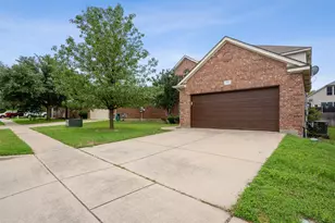 5841 Pearl Oyster Ln, Fort Worth, TX 76179 - Photo 2