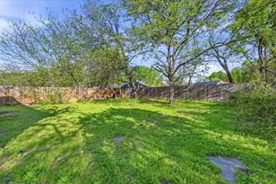 807 Wyatt St, Waxahachie, TX 75165 - Photo 22