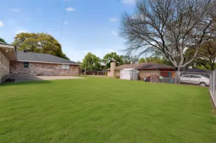 208 Gregory Dr, DeSoto, TX 75115 - Photo 36