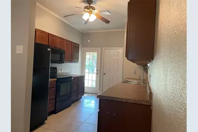 601 Bolivar Street, Denton, TX 76201 - Photo 4