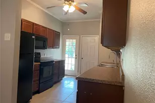 601 Bolivar St, Denton, TX 76201 - Photo 4