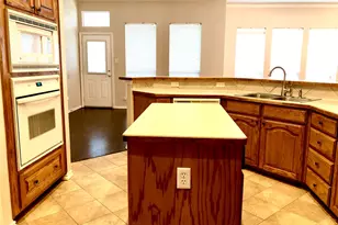 1216 Badbury Ln, Grand Prairie, TX 75052 - Photo 10