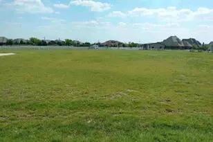 1517 Velda Kay Ln, Fort Worth, TX 76052 - Photo 1