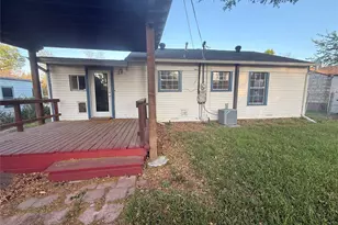 1305 Shady Ln, Garland, TX 75042 - Photo 10