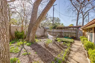 1205 Shady Creek Dr, Euless, TX 76040 - Photo 38