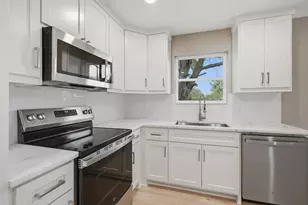 1004 S 1st St, Sherman, TX 75090 - Photo 10