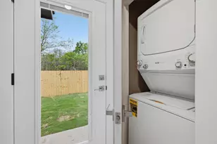 1004 S 1st St, Sherman, TX 75090 - Photo 14