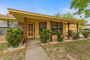 212 W McAfee St, Mabank, TX 75147 - Photo 4