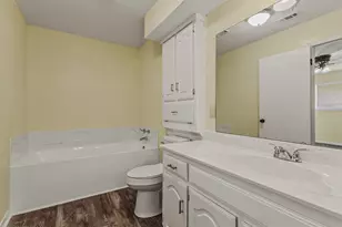 212 W McAfee St, Mabank, TX 75147 - Photo 20