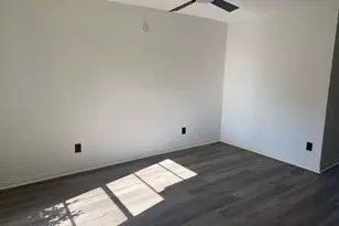 302 Independence Dr, Garland, TX 75043 - Photo 4