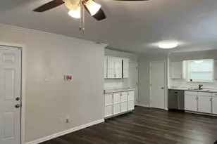 501 Sparks St, Grand Prairie, TX 75051 - Photo 14