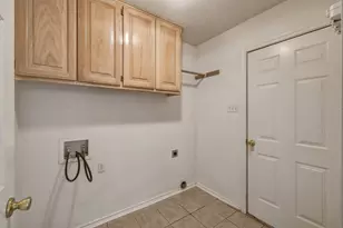 500 Bluebonnet Dr, Burleson, TX 76028 - Photo 16