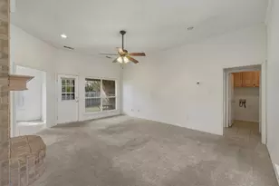 500 Bluebonnet Dr, Burleson, TX 76028 - Photo 8