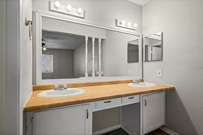 513 Beechwood Drive, Grand Prairie, TX 75052 - Photo 24