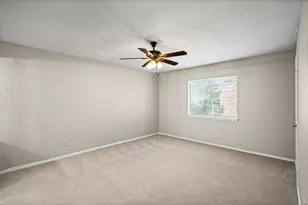 513 Beechwood Dr, Grand Prairie, TX 75052 - Photo 18