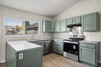 513 Beechwood Drive, Grand Prairie, TX 75052 - Photo 10