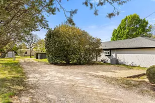 961 Shilling Dr, Elm Mott, TX 76640 - Photo 6