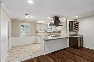 1401 Allegheny Dr, Arlington, TX 76012 - Photo 12