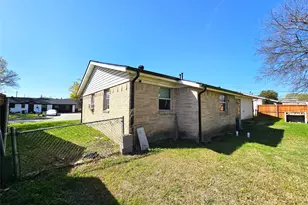 2801 Meadows Dr, Plano, TX 75074 - Photo 4