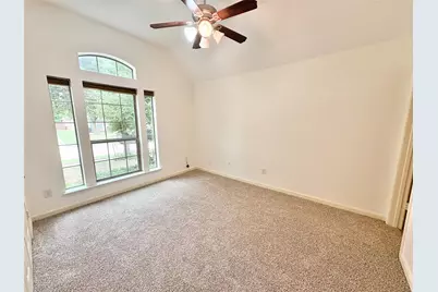 5827 Windy Meadow Lane, Grand Prairie, TX 75052 - Photo 18