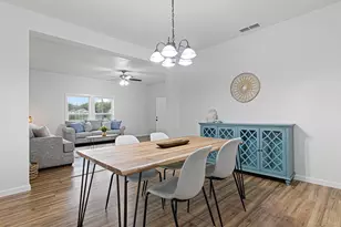 611 Cherry St, Bowie, TX 76230 - Photo 4