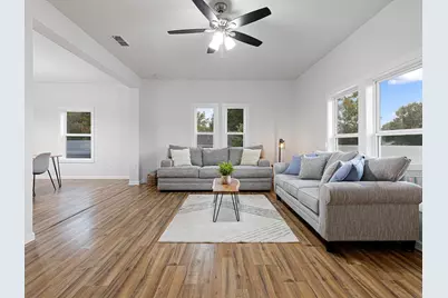 611 Cherry Street, Bowie, TX 76230 - Photo 2