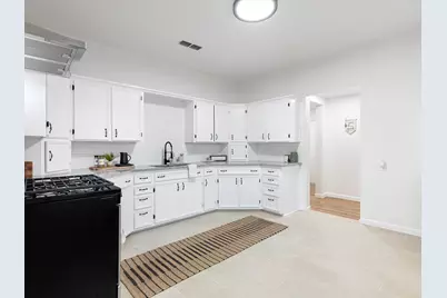 611 Cherry Street, Bowie, TX 76230 - Photo 10