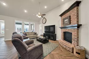 9921 Peninsula Pt, Little Elm, TX 75068 - Photo 6