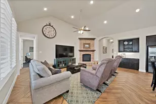 9921 Peninsula Pt, Little Elm, TX 75068 - Photo 8