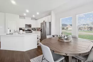 3260 Hunters Gln Dr, Aubrey, TX 76227 - Photo 14