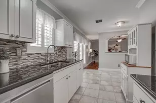 5302 Saddleback Rd, Garland, TX 75043 - Photo 16